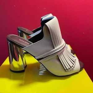 Gianni Bini white fringe mules. Brand new. Size 8.